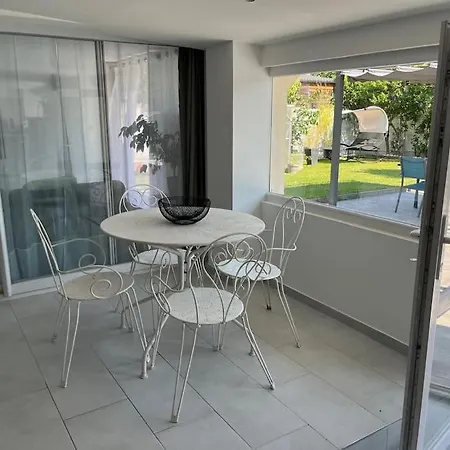 Apartment En Rdj De Maison *